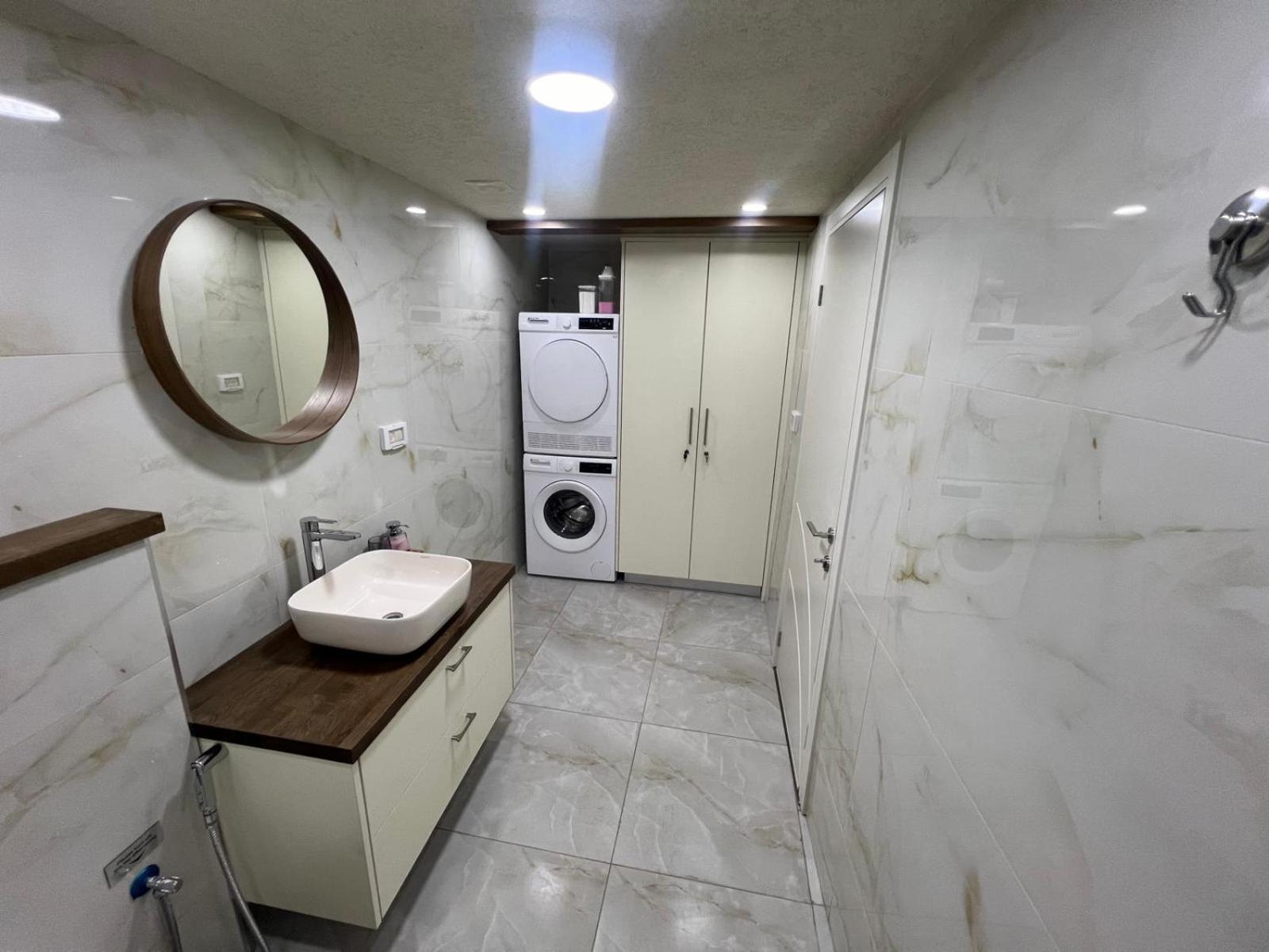 Johny'S Boutique Apartment Haifa Exteriör bild